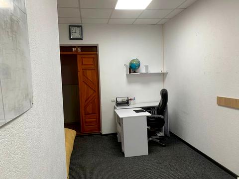 коммерческая по адресу Конституции пл., 21/2