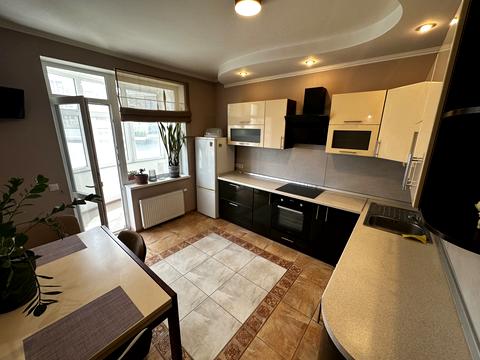 квартира за адресою Драгоманова вул., 40-З