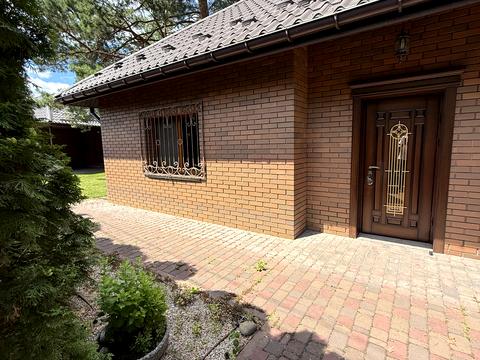 будинок за адресою Вишнева, 41А
