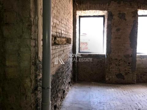 комерційна за адресою Саксаганського вул., 84-86