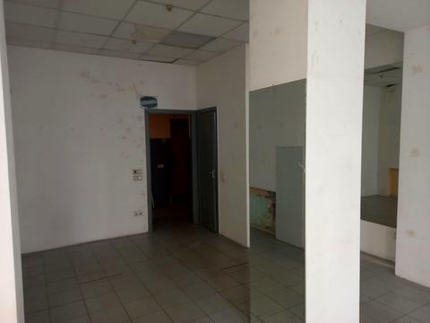 комерційна за адресою Незалежності вул. (Титова), 8