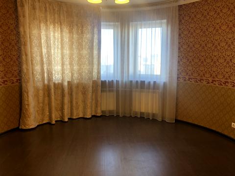 квартира за адресою Анни Ахматової вул., 13-Д