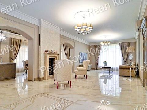 будинок за адресою Спортивна вул.