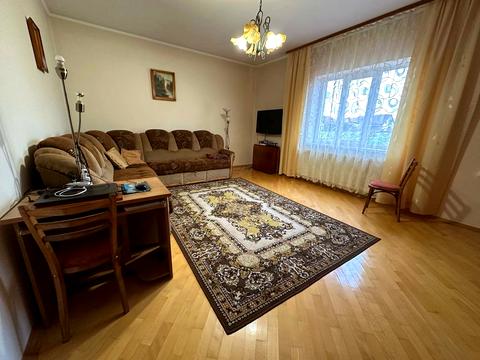 будинок за адресою Вільна