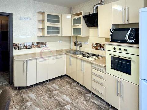 квартира за адресою Хотинська вул., 12