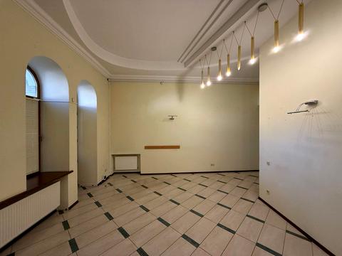 комерційна за адресою Госпітальєрів пров. (2-й Лермонтовський), 13