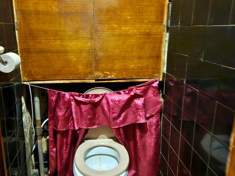 квартира за адресою Анни Ахматової вул., 6