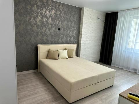 квартира по адресу Академика Глушкова просп., 9-Д