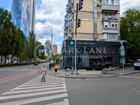коммерческая по адресу Леси Украинки бульв., 2