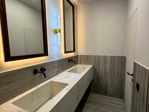 комерційна за адресою Бульварно-Кудрявська вул. (Воровського), 15Є