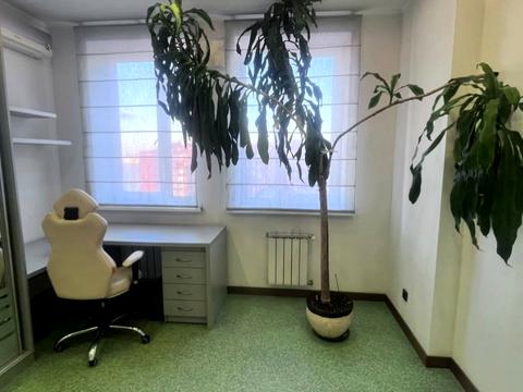 квартира за адресою Анни Ахматової вул., 13-Г