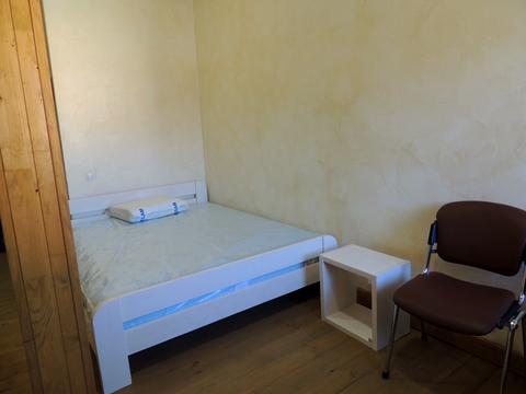 комерційна за адресою Руставелі вул., 31