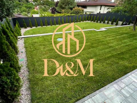 будинок за адресою Листопадна вул.