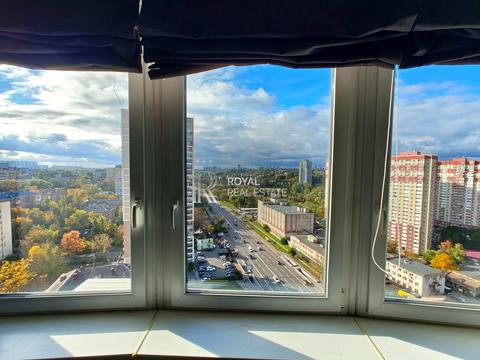 комерційна за адресою Валерія Лобановського просп., 150-Б