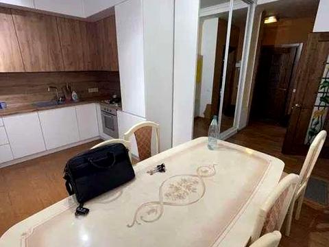 квартира за адресою просп. Яворницького, 11