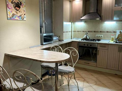 квартира за адресою Лабораторна вул., 28