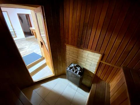 комерційна за адресою Незалежності вул. (Титова), 21