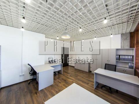 комерційна за адресою Лесі Українки бульв., 7-А