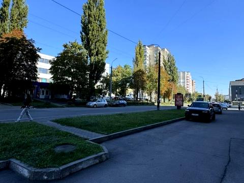 комерційна за адресою Зарічанська вул., 57/1