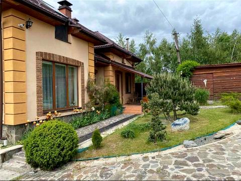 будинок за адресою Центральна, 2