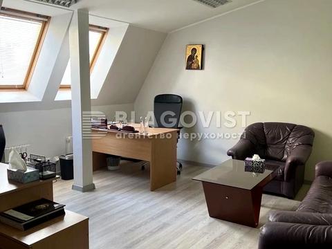 комерційна за адресою Володимирська вул., 37