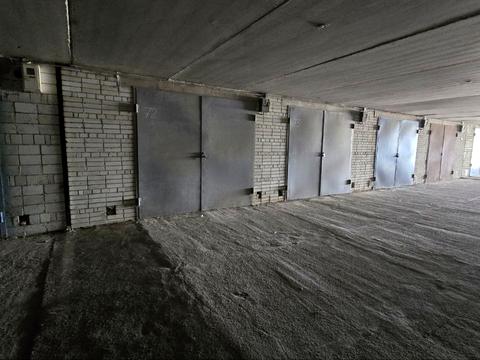 паркомісце за адресою Богдана-Ігора Антонича вул., 17