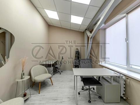 коммерческая по адресу Глубочицкая ул., 17