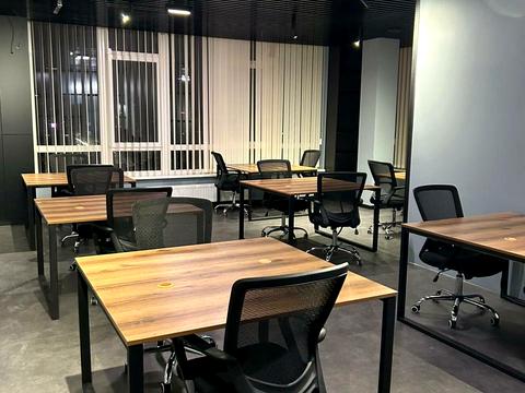 комерційна за адресою Жилянська вул., 68