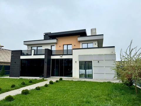 будинок за адресою Миколайчука