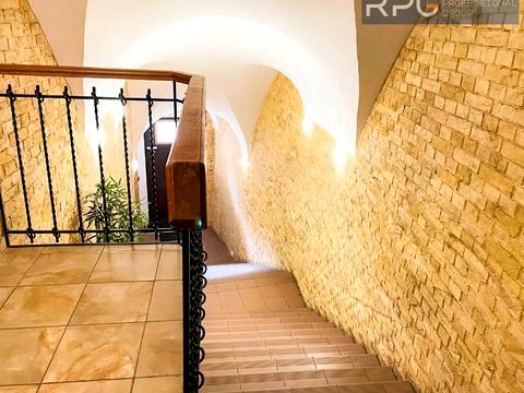 комерційна за адресою Рибальська вул., 22