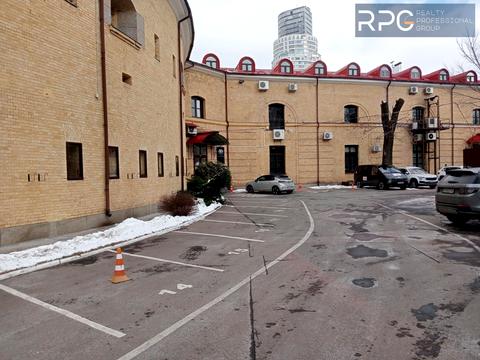 комерційна за адресою Рибальська вул., 22