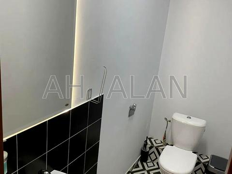 комерційна за адресою Межигірська вул., 87-А