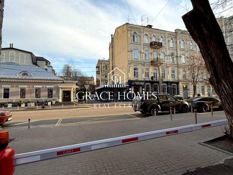 комерційна за адресою Спаська вул., 9/2