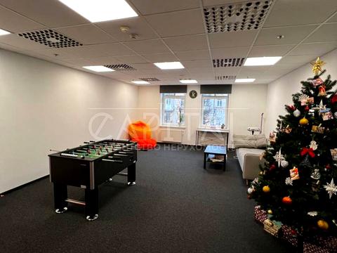 комерційна за адресою Володимирська вул., 93