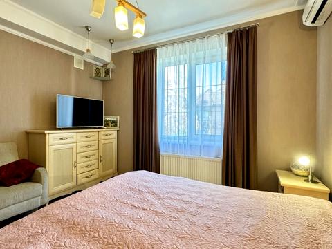 будинок за адресою Богатирська вул., 30б