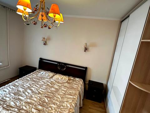 квартира за адресою Тополина вул., 18/2