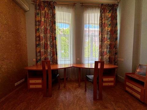квартира за адресою Шота Руставелі вул., 27