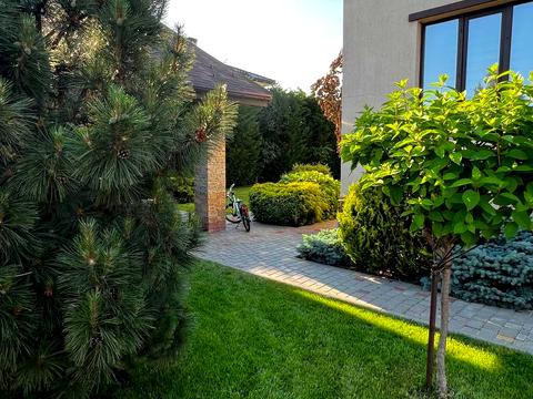 будинок за адресою Центральна вул., 8А