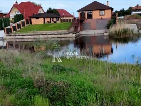 будинок за адресою Центральна, 1