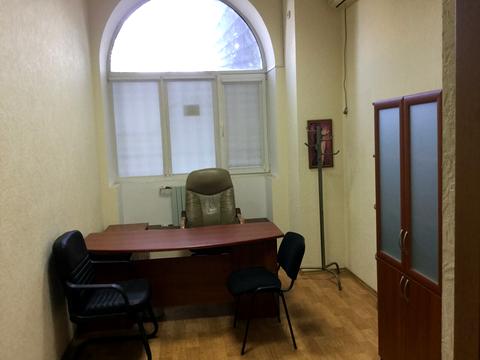 комерційна за адресою Радистів вул., 10