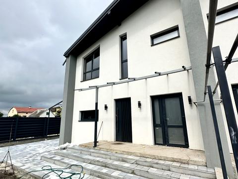 дом по адресу Степана Бандеры ул.