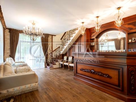 будинок за адресою осіння, 6