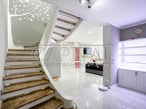 квартира за адресою Анни Ахматової вул., 34