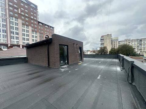 комерційна за адресою Грушевського вул., 32-А