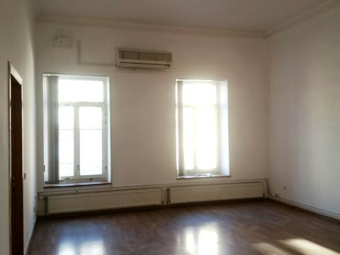 комерційна за адресою Дмитра Яворницького просп. (Карла Маркса), 67а