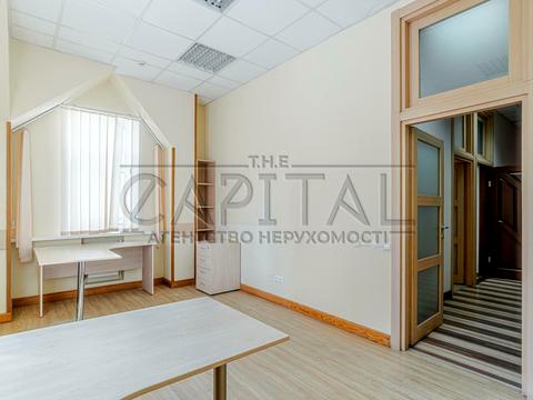 комерційна за адресою Саксаганського вул., 67