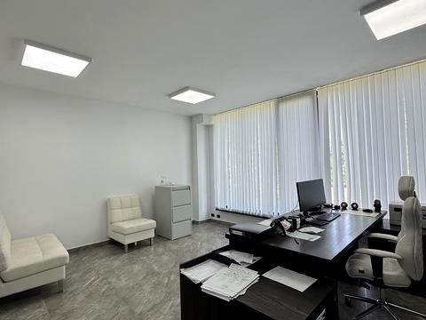 комерційна за адресою Івана Кудрі вул., 6
