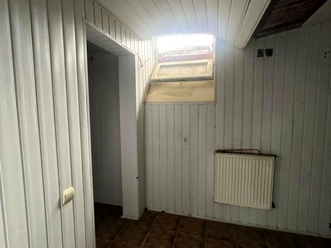 комерційна за адресою Головна вул., 132