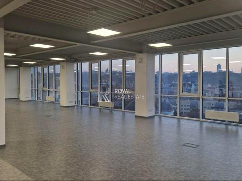 комерційна за адресою Почайнинська вул., 38