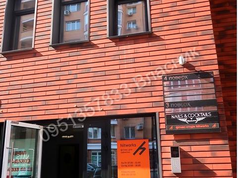 комерційна за адресою Левка Лук'яненка вул. (Маршала Тимошенка), 21